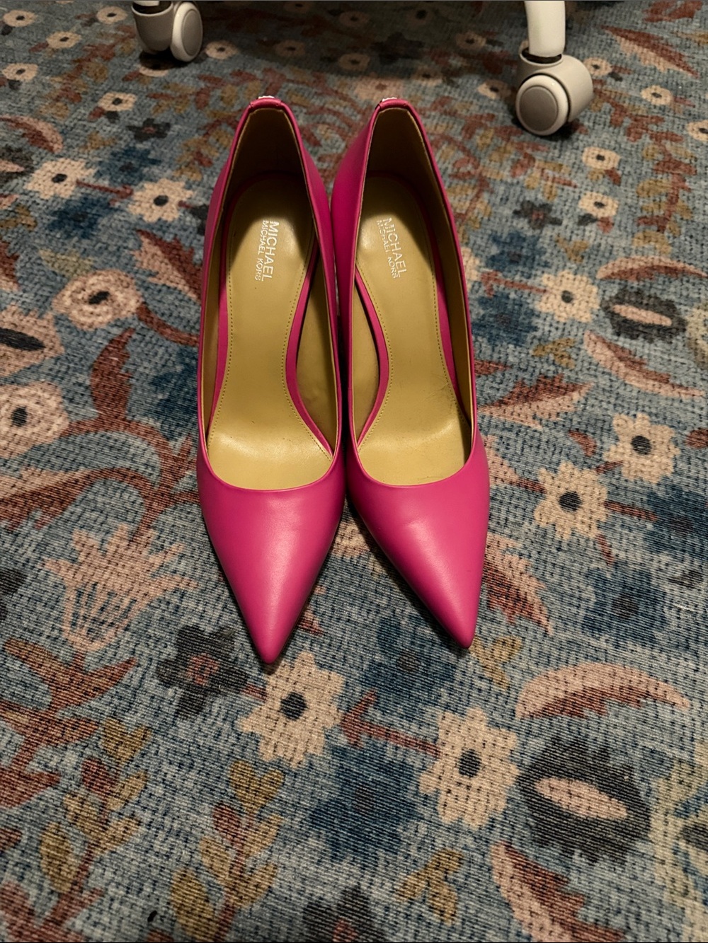 Michael Kors Vibrant Pink Pointed Leather Pumps Size 10